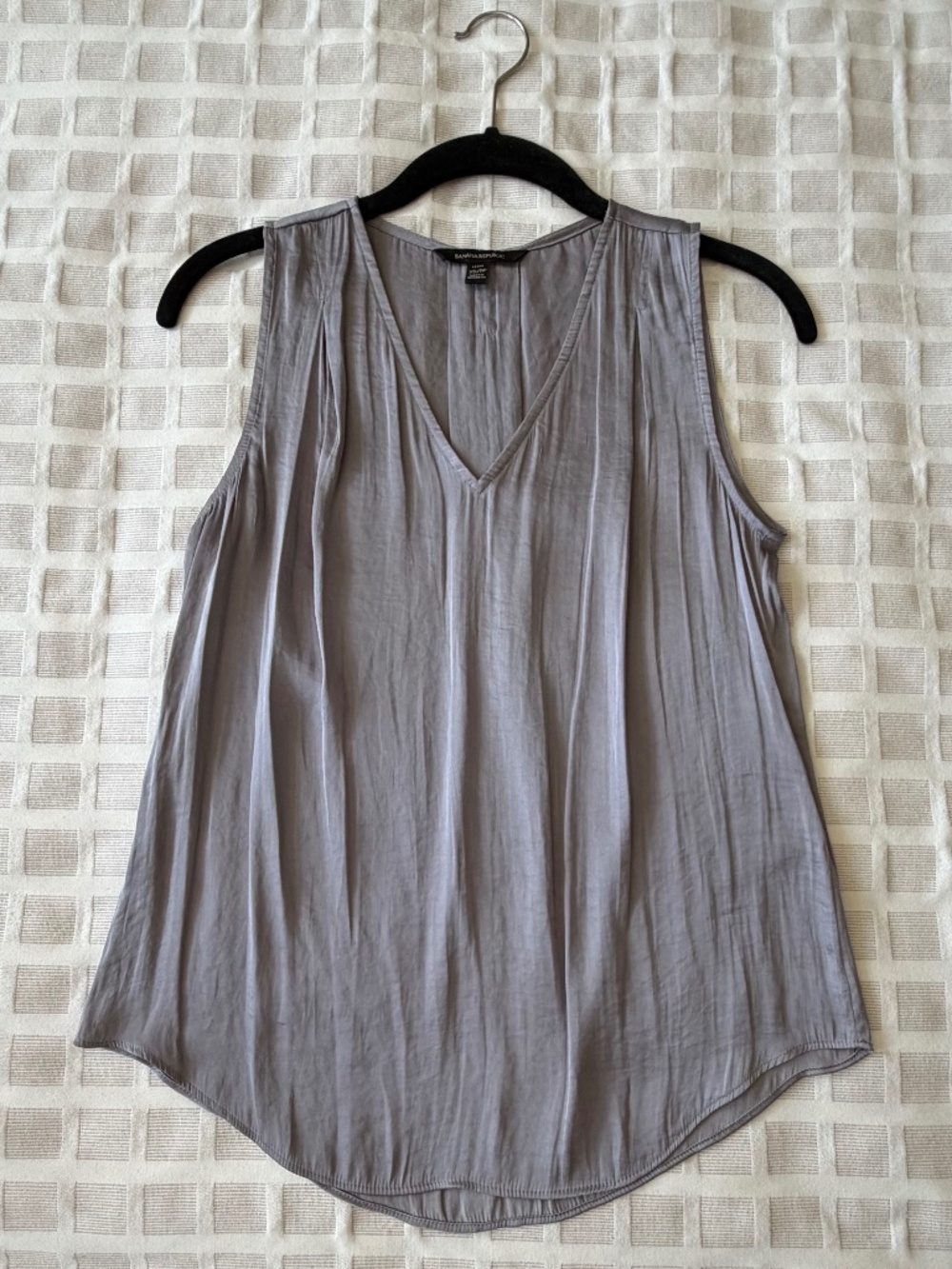 Banana Republic light purple lavender silky tank